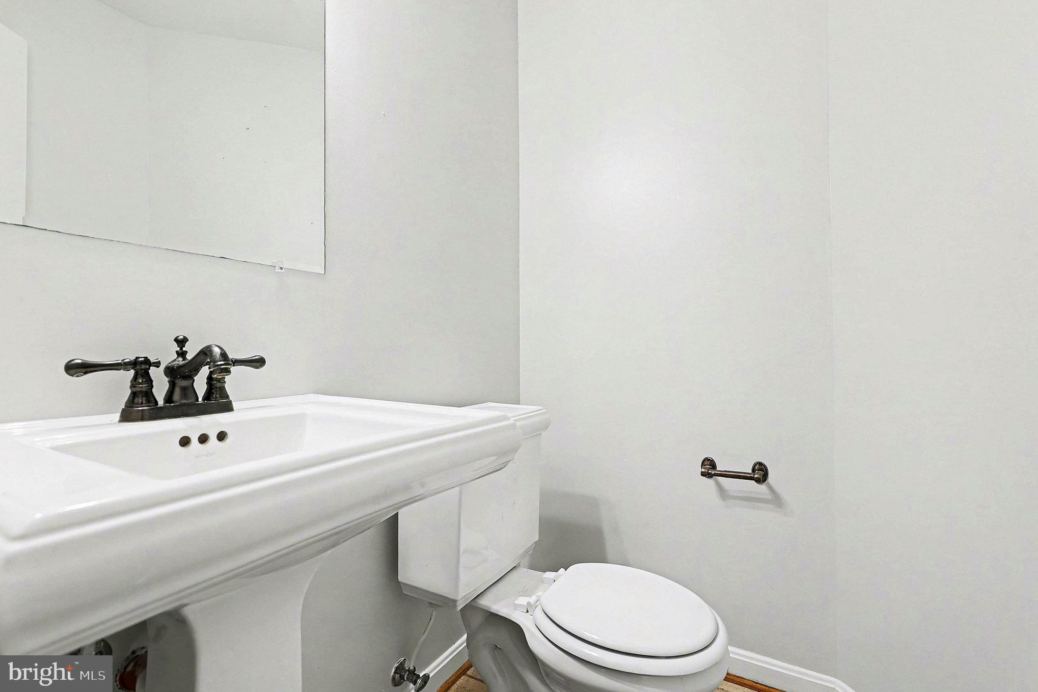 7200 Cloverhill Road Spotsylvania, VA 22551 - Photo 23 of 25 Half Bath