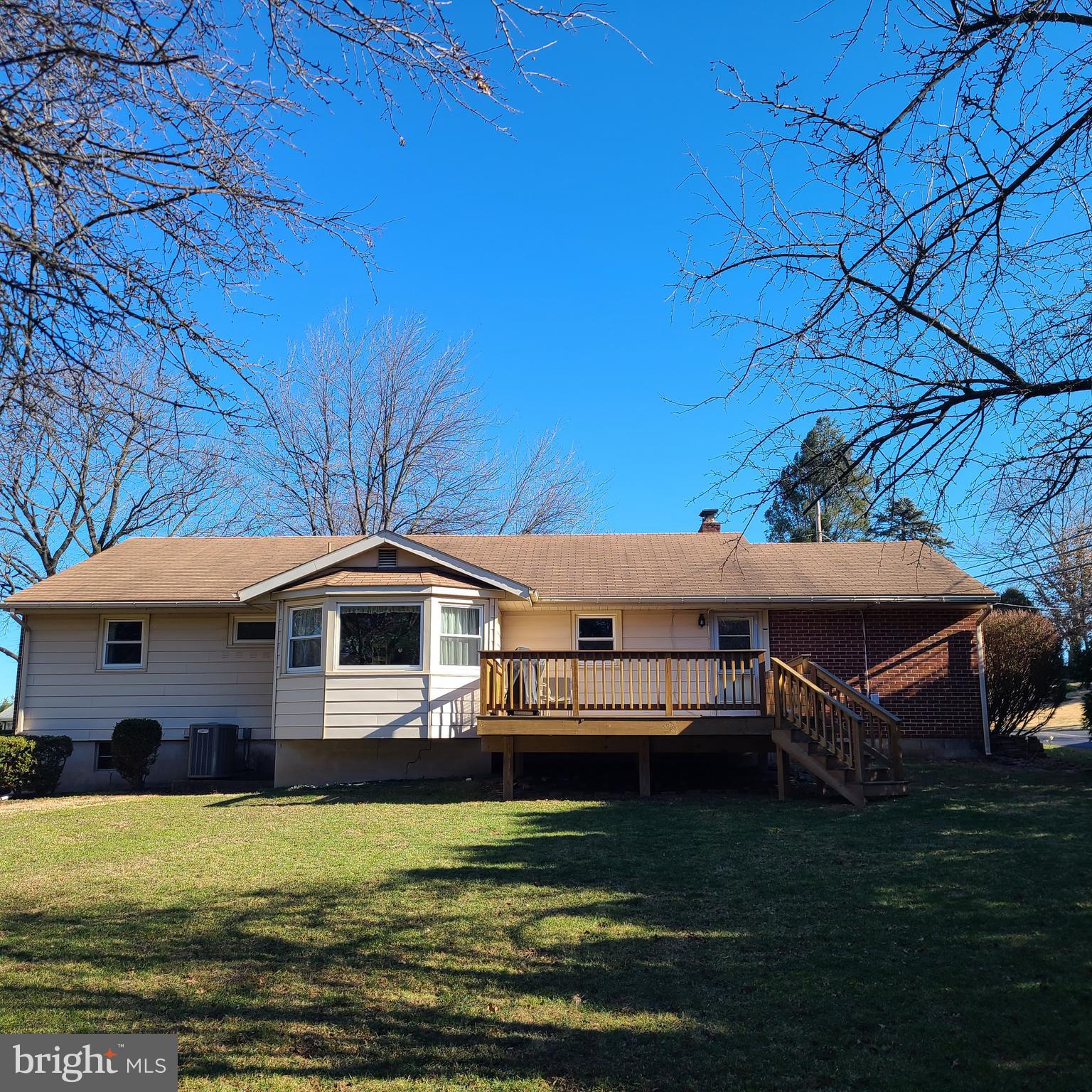 141 Crest Road Reading, PA 19608 - Photo 8 of 41 Gallery Image 8