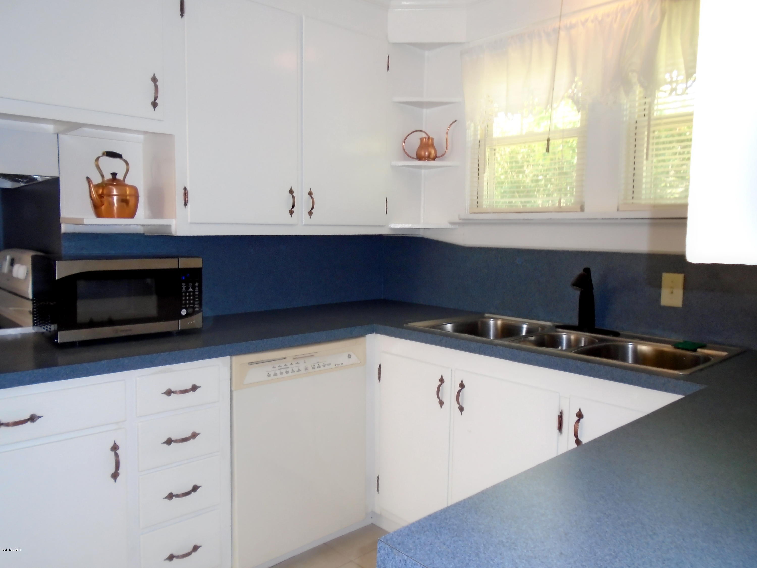 1062 North Hoosac Road Williamstown, MA 01267 - Photo 8 of 29 2015-06-09 01.26.22