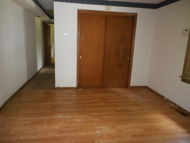 a view of empty room with window