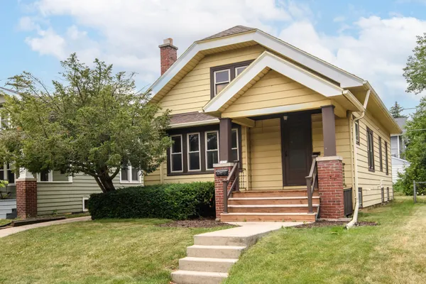 $225,000 | 1971 South 81st Street, West Allis, WI 53219
