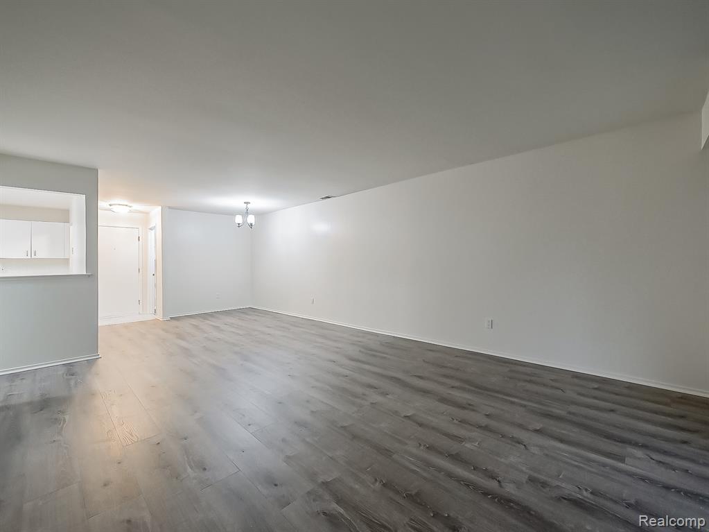30414 Orchard Lake Road, Unit 12 Farmington, MI 48334 - Photo 8 of 33