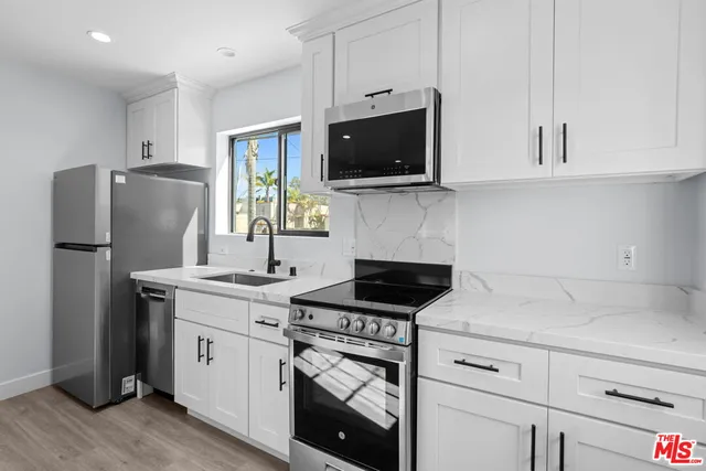 $3,700 | 1518 1/2 Stearns Drive, Los Angeles, CA 90035