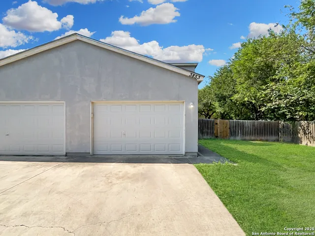 $1,495 | 3853 Maverick Creek, San Antonio, TX 78247