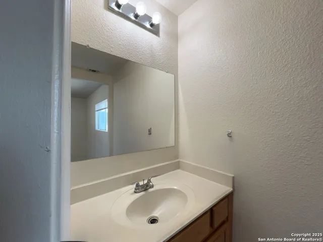 $1,495 | 3853 Maverick Creek, San Antonio, TX 78247