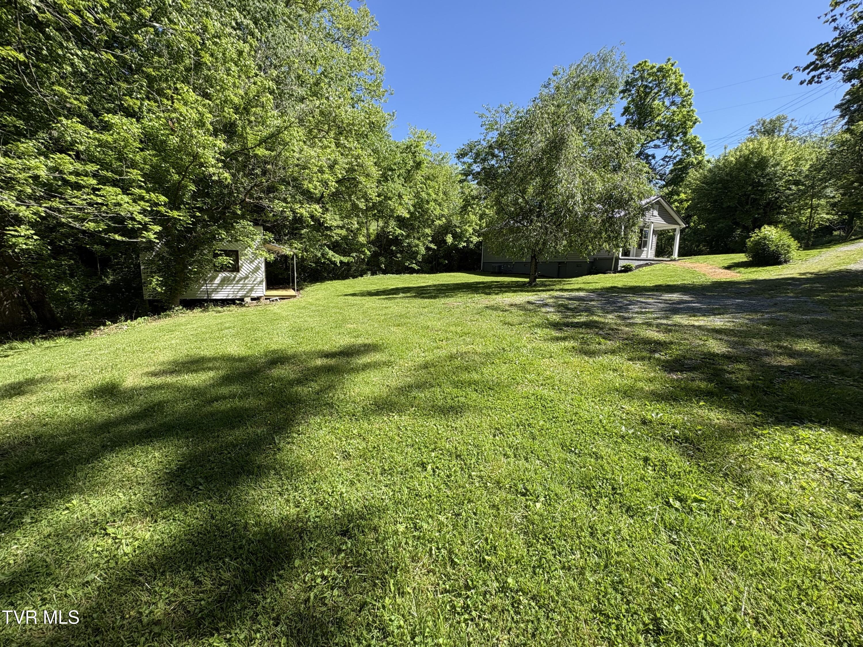 324 Old Beidleman Road Bristol, TN 37620 - Photo 9 of 11 IMG_0874 2