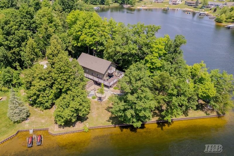 5124 Islanders Way Gladwin, MI 48624 - Photo 2 of 89