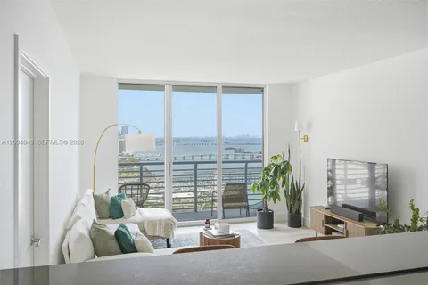 $635,000 | 325 South Biscayne Boulevard, Unit 4022, Miami, FL 33131