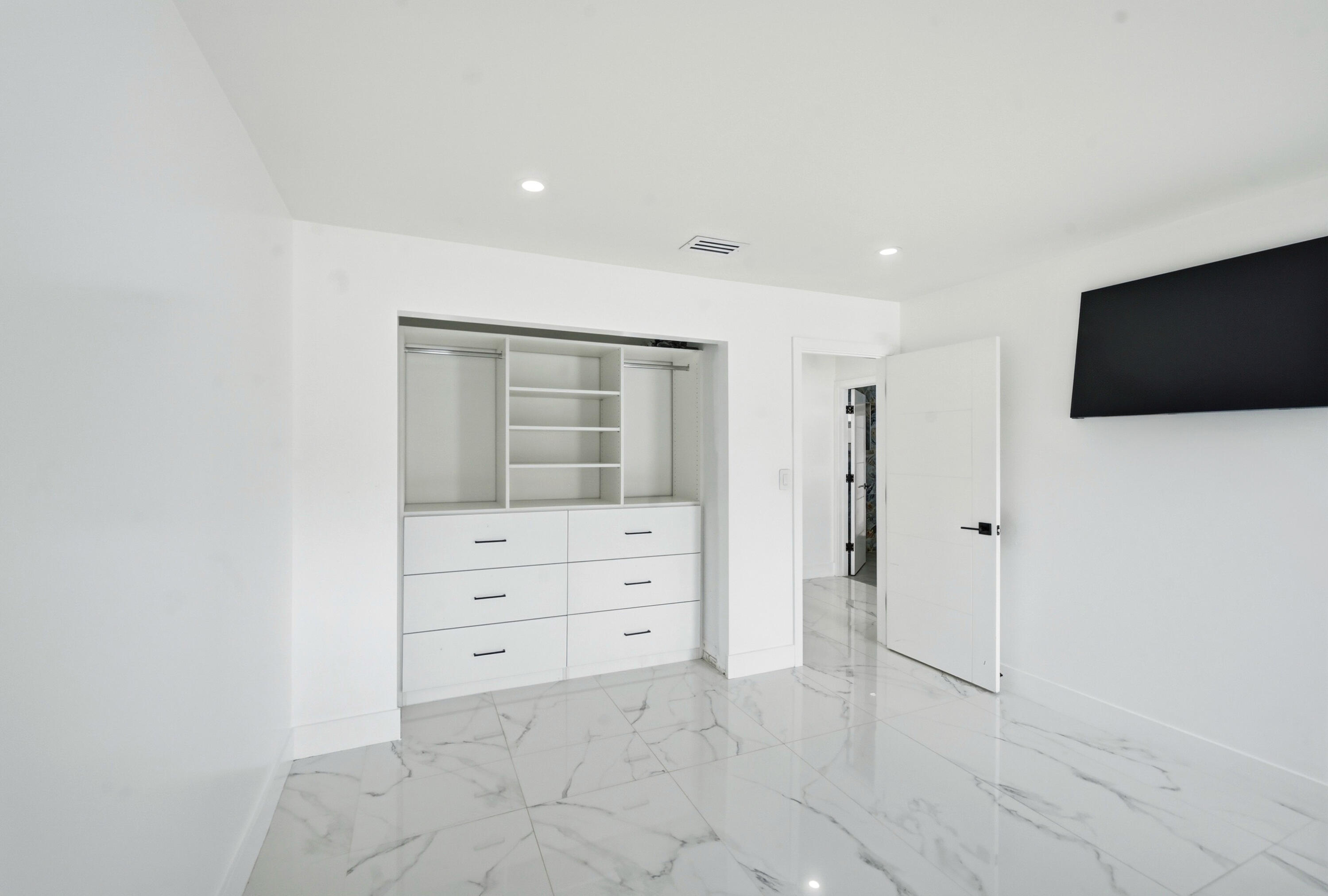398 Northwest 22nd Avenue Boca Raton, FL 33486 - Photo 27 of 64 Bedroom 3