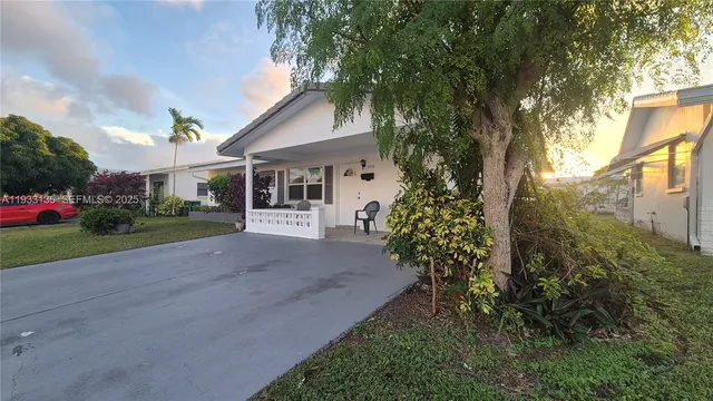 $359,500 | 5715 Northwest 84th Terrace, Tamarac, FL 33321