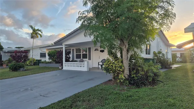 $359,500 | 5715 Northwest 84th Terrace, Tamarac, FL 33321