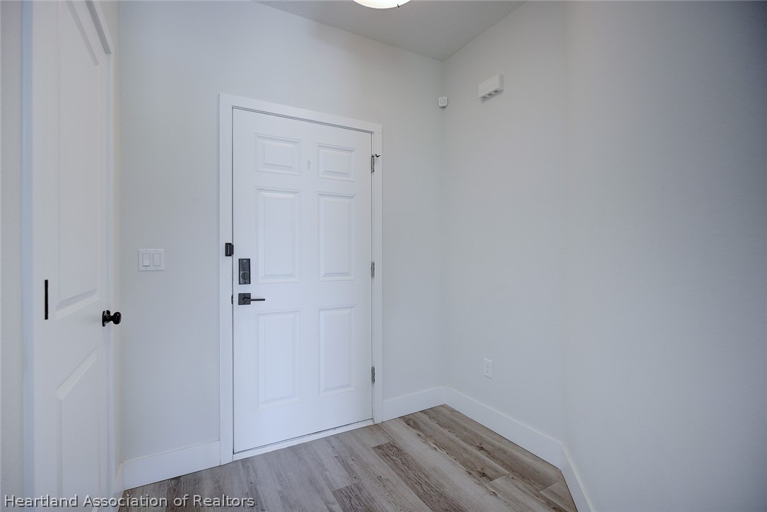 111 Vale Court Sebring, FL 33876 - Photo 5 of 40 a view of small space
