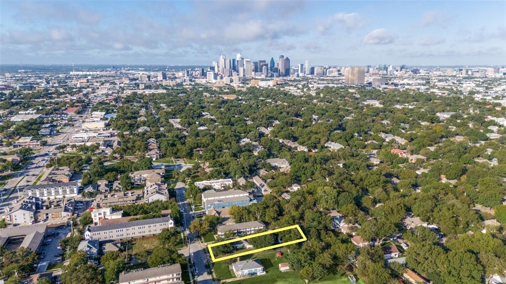 5401 Reiger Avenue Dallas, TX 75214 - Photo 4 of 15 a view of a city