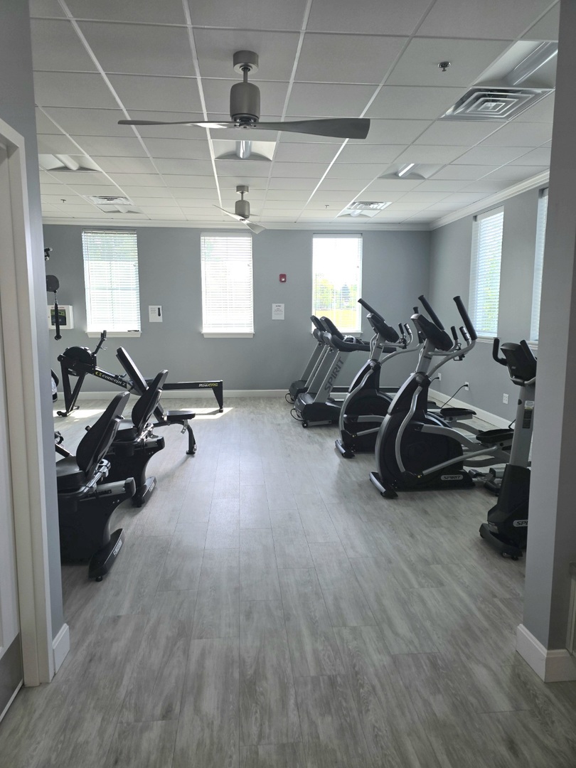 2003 Magenta Lane Algonquin, IL 60102 - Photo 24 of 29 a view of a room with gym equipment