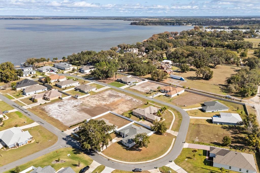 840 Oaks Shores Road Leesburg, FL 34748 - Photo 3 of 25 a view of a ocean view