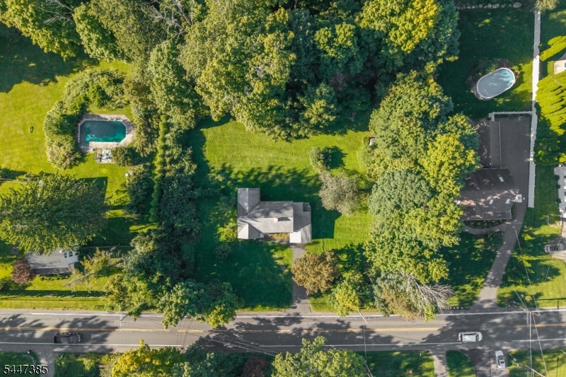 205 Glen Road Sparta, NJ 07871 - Photo 2 of 33 Gallery Image 2
