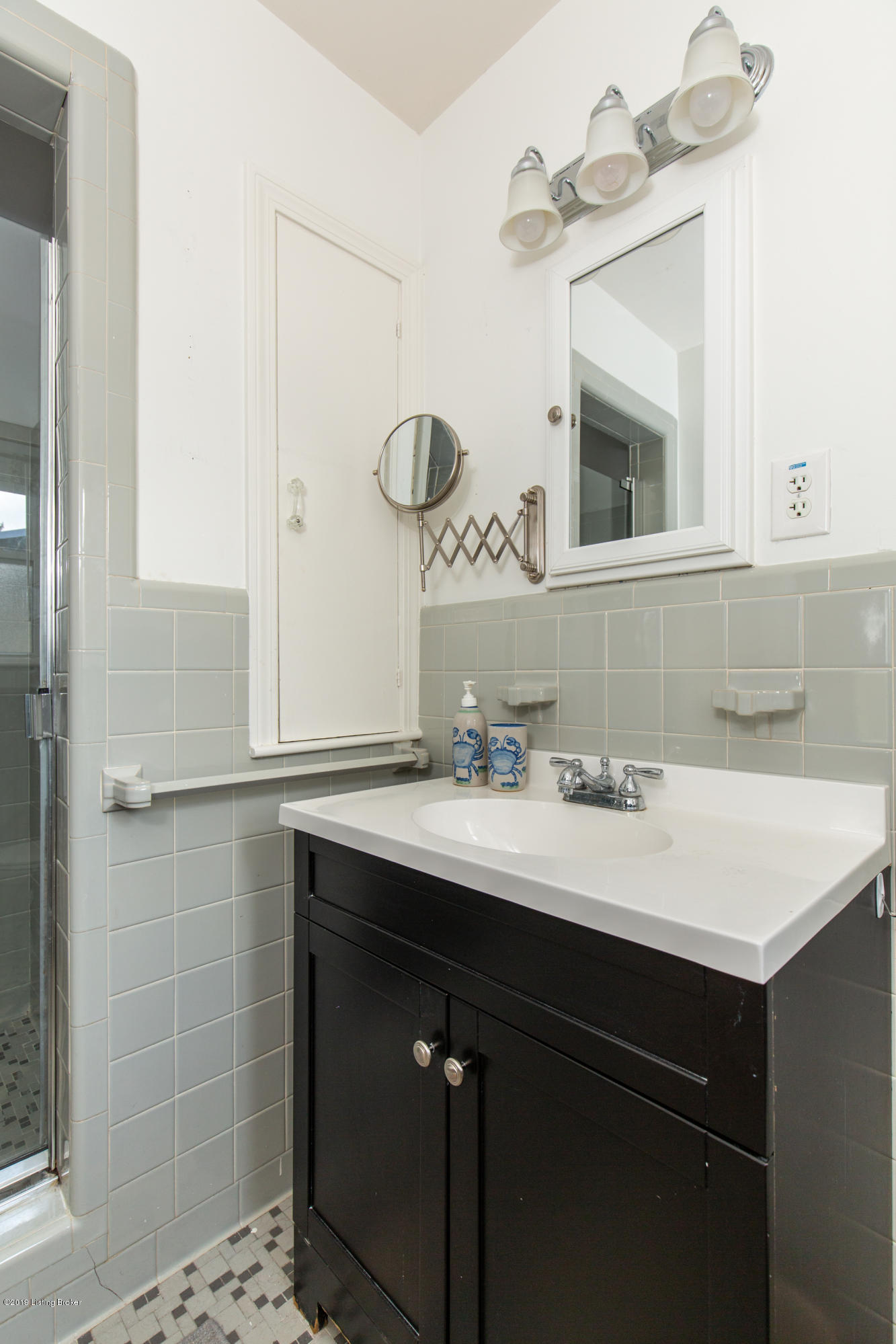 729 Wicklow Road Louisville, KY 40207 - Photo 22 of 27 729_Wicklow_Rd-19