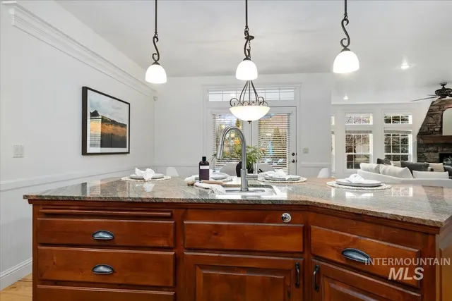 $1,249,900 | 1675 South Lake Crest Way, Eagle, ID 83616