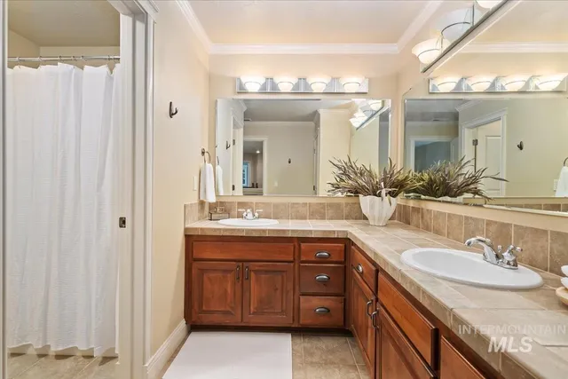 $1,249,900 | 1675 South Lake Crest Way, Eagle, ID 83616