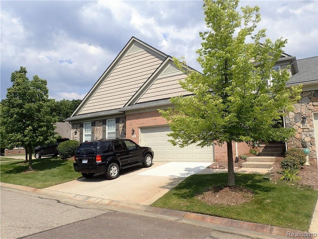 638 Telya Ridge, Unit 27 Milford, MI 48381 - Photo 1 of 54 P8040405.JPG
