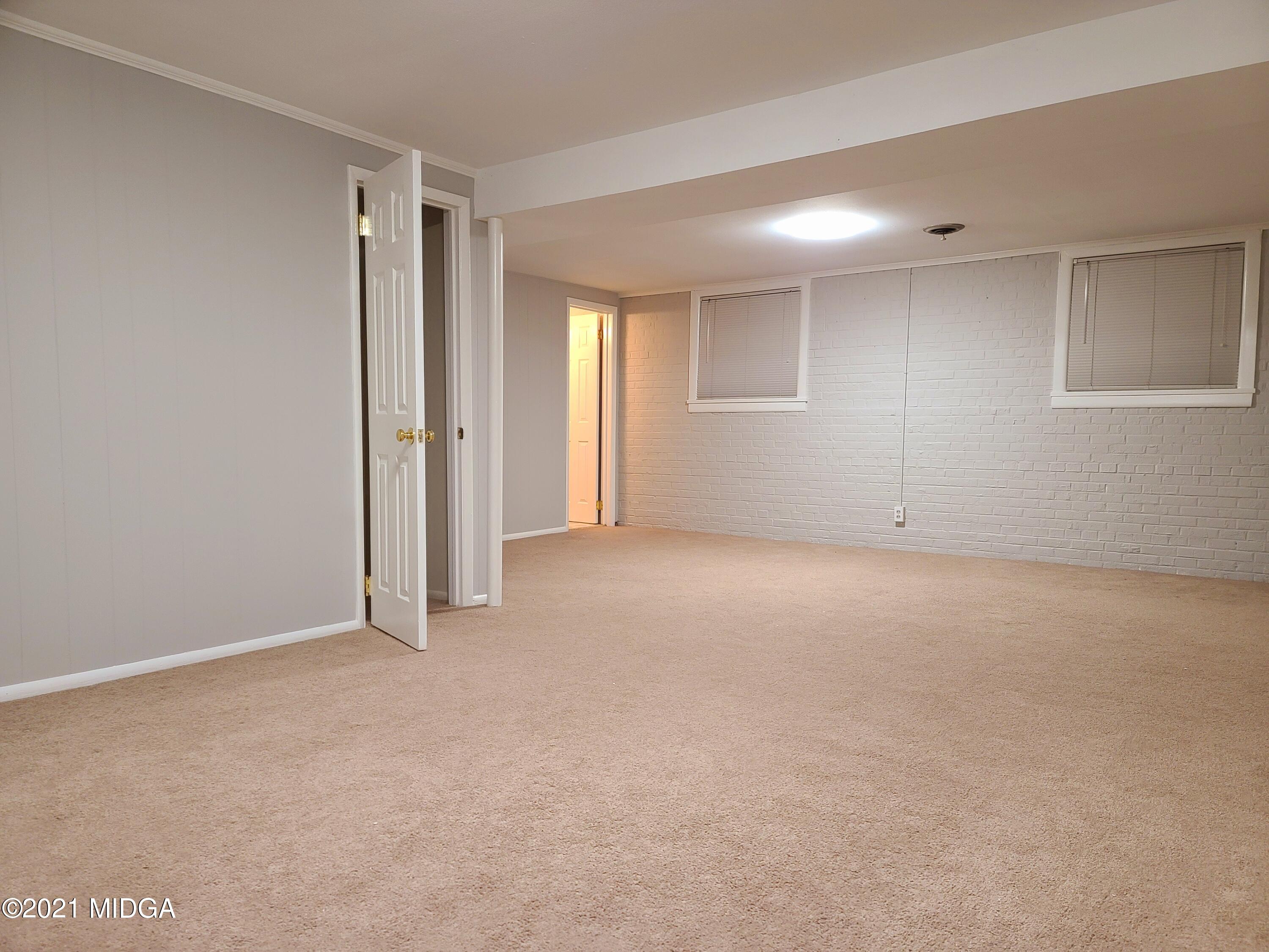 1355 Lake Valley Road Macon, GA 31210 - Photo 8 of 25 20210908_192919