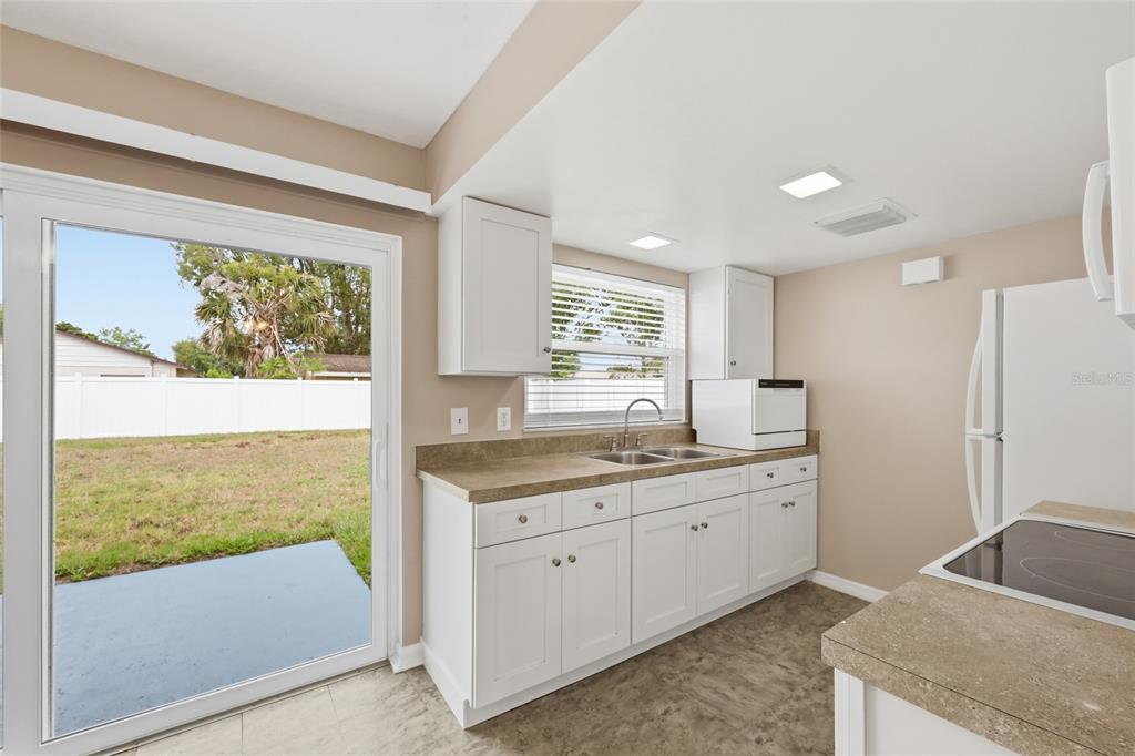 4048 Castlegate Drive Orlando, FL 32839 - Photo 13 of 31