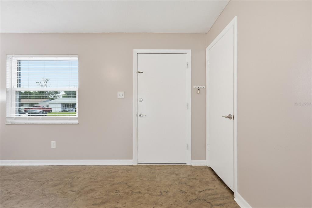 4048 Castlegate Drive Orlando, FL 32839 - Photo 3 of 31