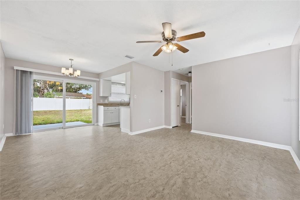 4048 Castlegate Drive Orlando, FL 32839 - Photo 4 of 31