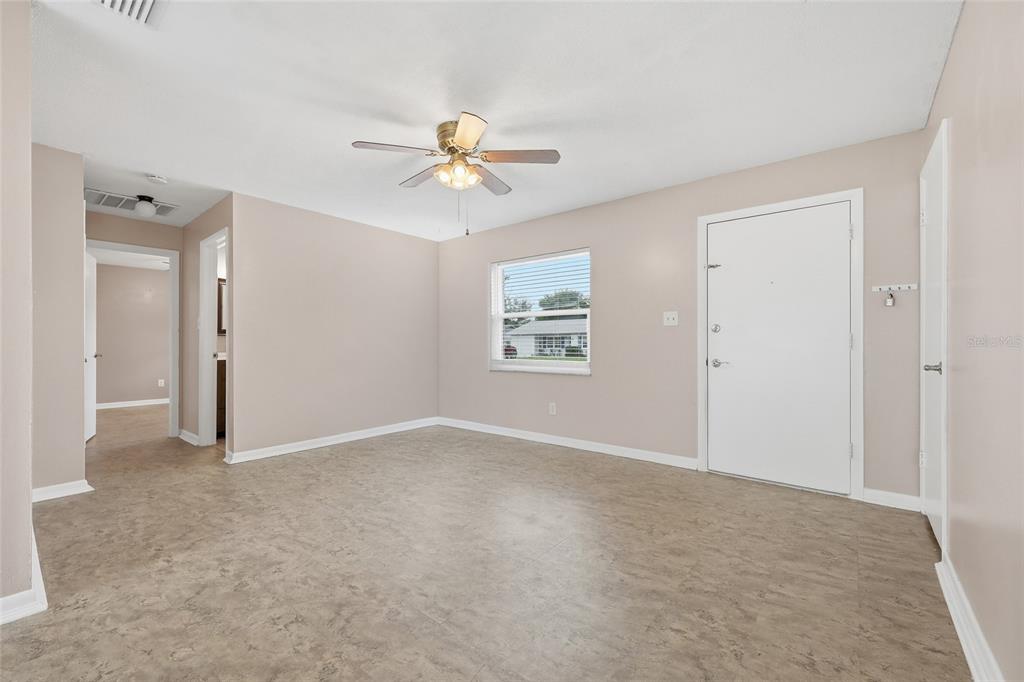 4048 Castlegate Drive Orlando, FL 32839 - Photo 5 of 31