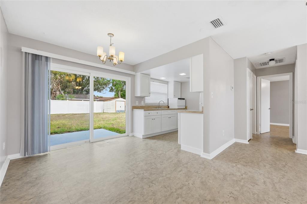 4048 Castlegate Drive Orlando, FL 32839 - Photo 8 of 31