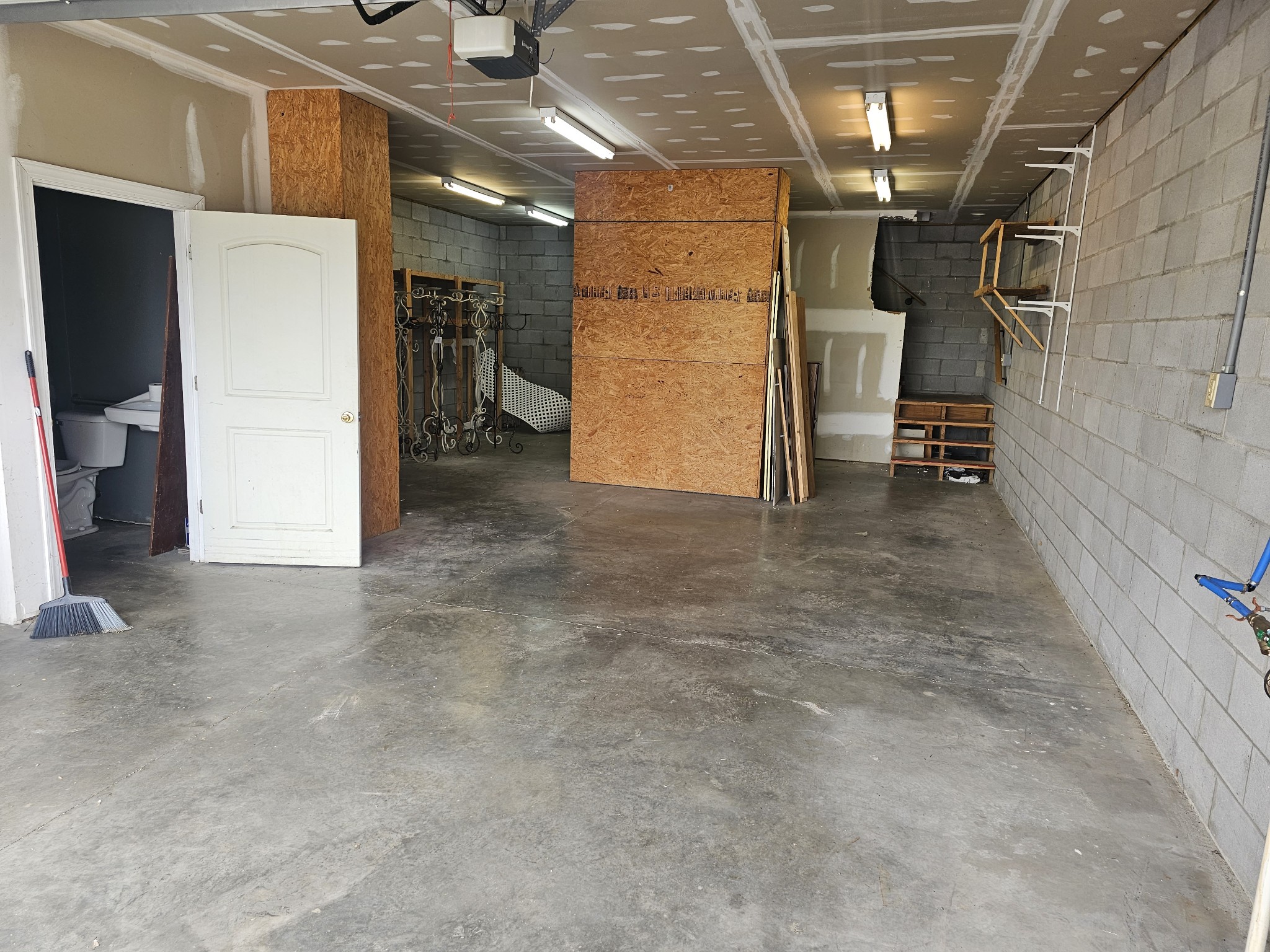 2104 Ruth Street Springfield, TN 37172 - Photo 40 of 61 a view of a garage