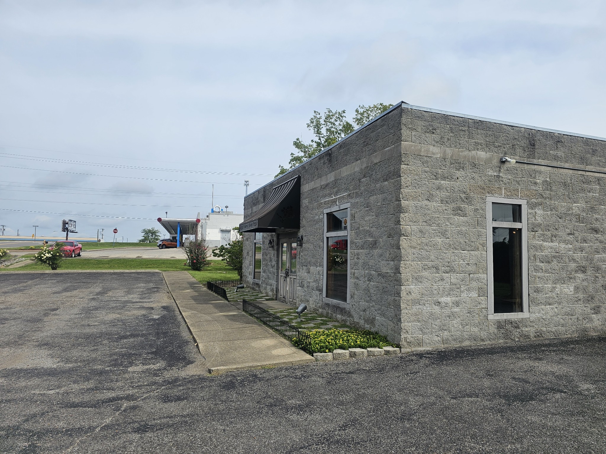 2104 Ruth Street Springfield, TN 37172 - Photo 7 of 61 a view of a back yard of the house