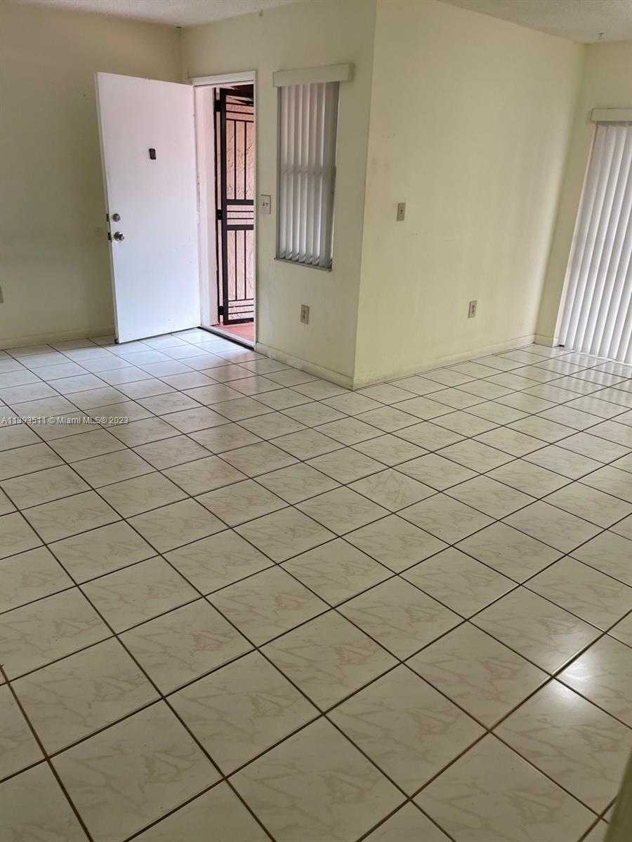 Doral Miami, FL 33172 - Photo 5 of 13 a view of a room & utility room