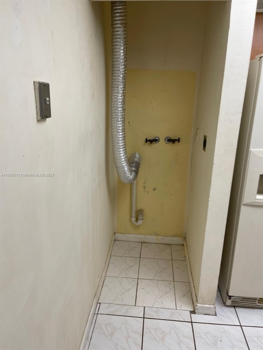 Doral Miami, FL 33172 - Photo 9 of 13 a view of bathroom