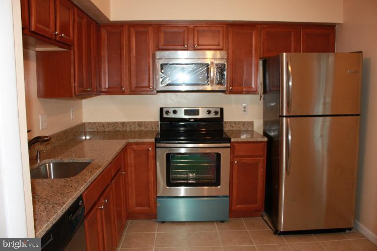 9664 Canterbury Riding, Unit 175 Laurel, MD 20723 - Photo 7 of 23 Kitchen