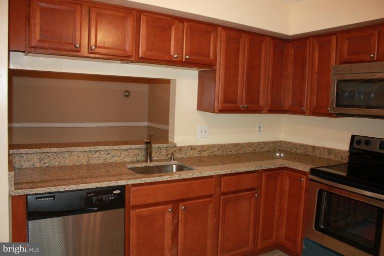 9664 Canterbury Riding, Unit 175 Laurel, MD 20723 - Photo 10 of 23 Kitchen