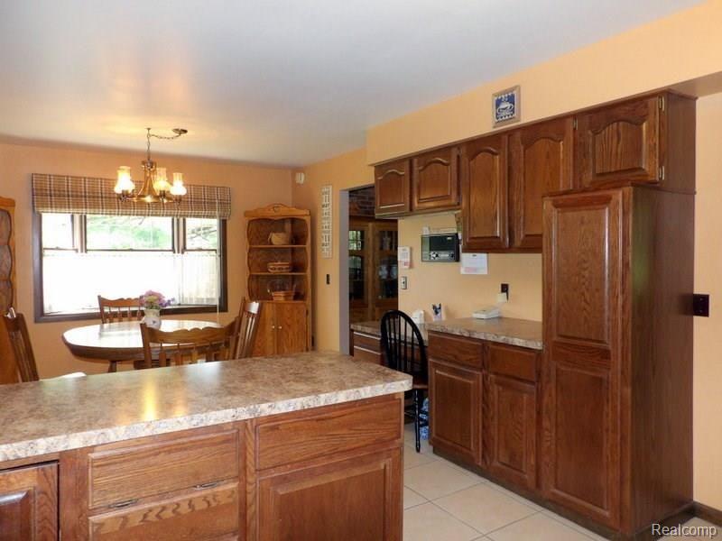 27880 Sibley Road Romulus, MI 48174 - Photo 29 of 62 102_3382.JPG