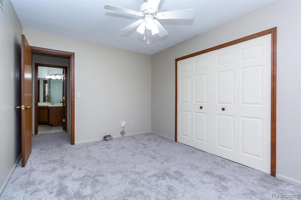 195 Meadow Ln Circle Rochester Hills, MI 48307 - Photo 24 of 34