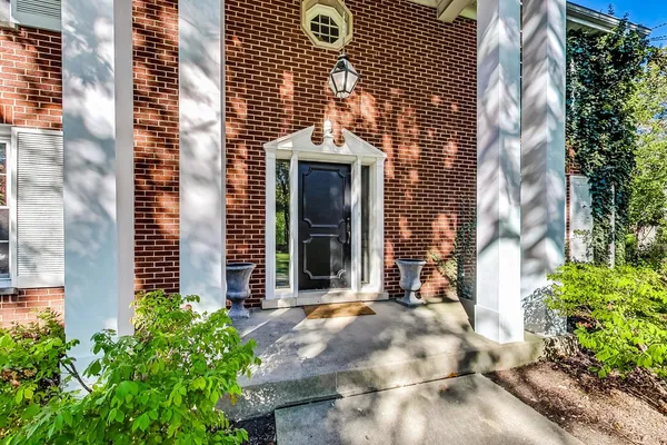 $6,500 | 1040 Forest Hill Road, Lake Forest, IL 60045