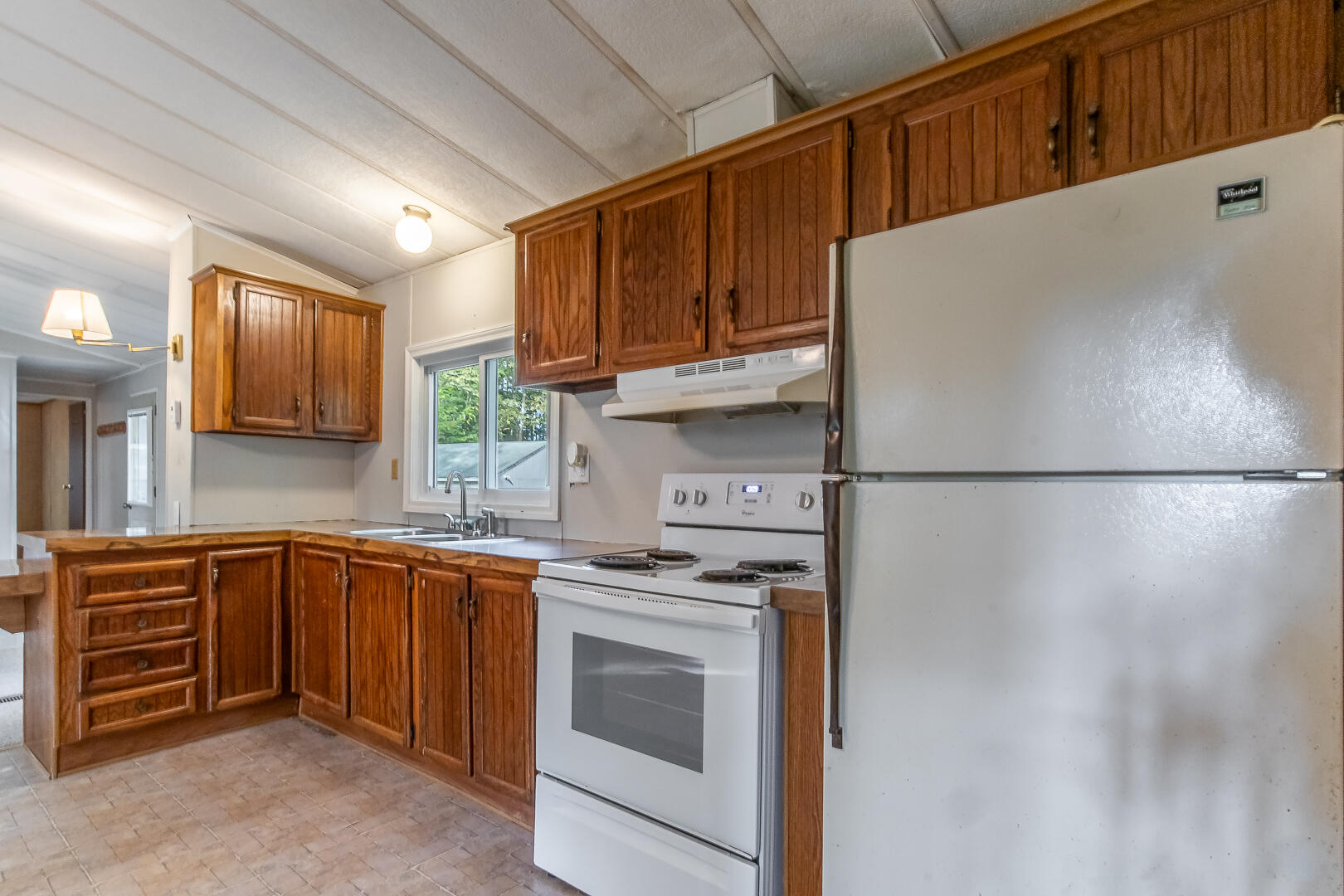 136 Alewive Road Kennebunk, ME 04043 - Photo 3 of 31 13_img_4990-hdr-edit