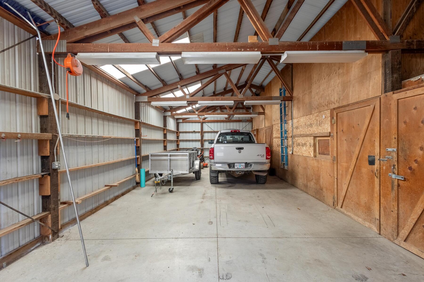 19800 Connarn Road Bend, OR 97703 - Photo 40 of 50 Barn