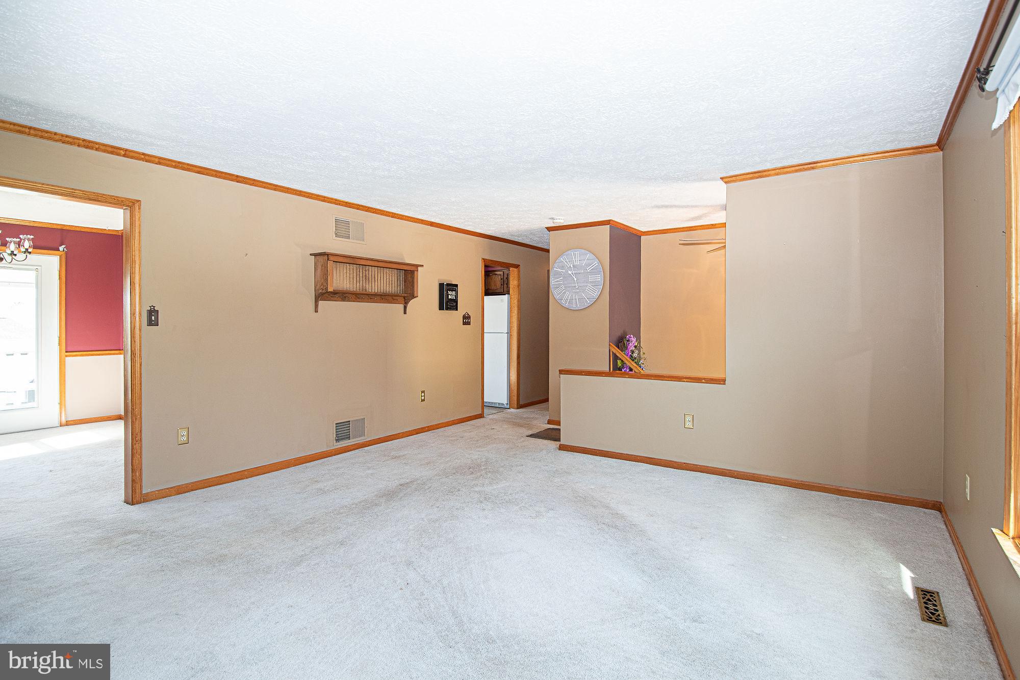 7 Ridge Road Front Royal, VA 22630 - Photo 15 of 48 Spacious living room
