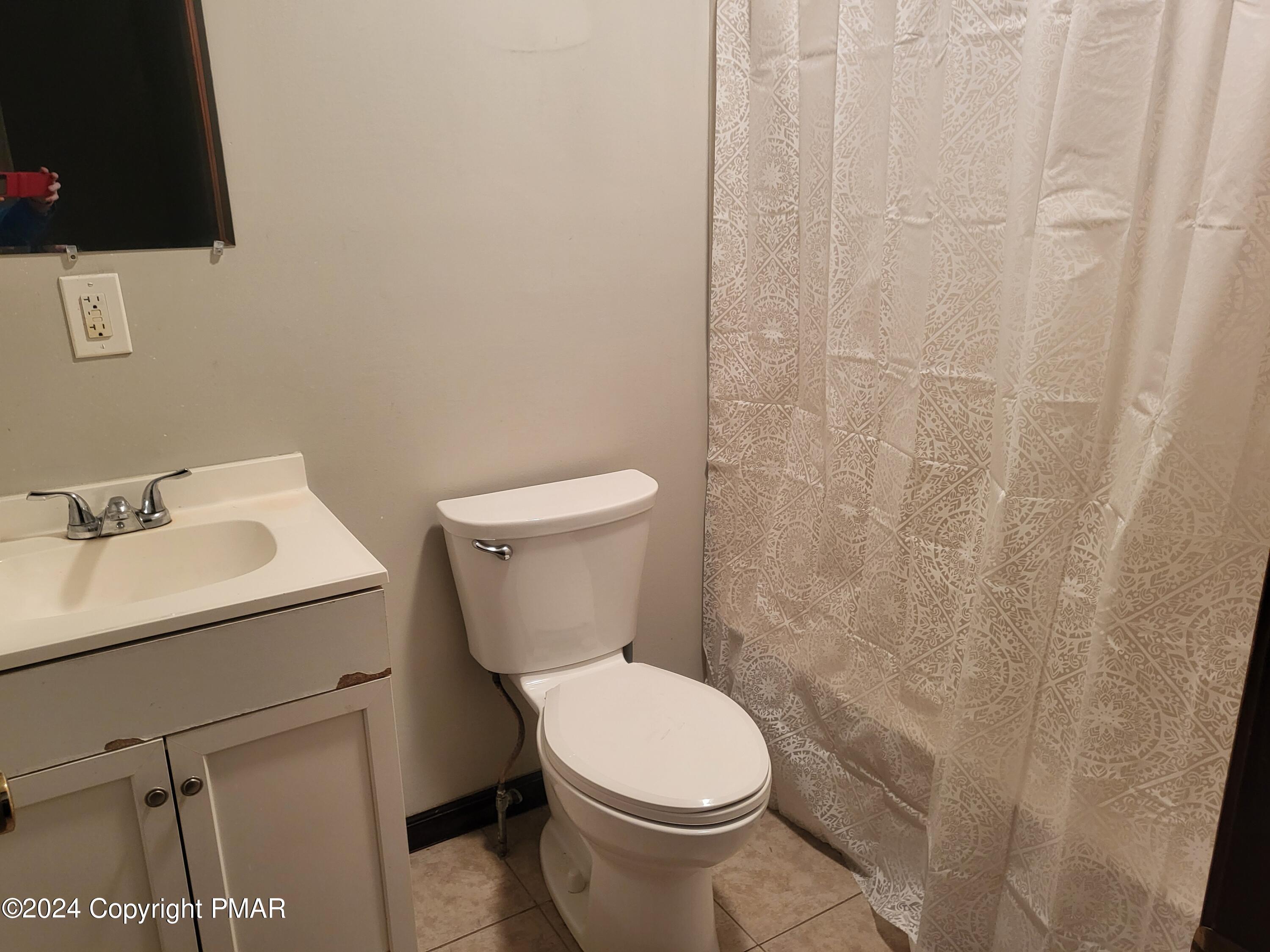 2153 Gravel Road Canadensis, PA 18325 - Photo 9 of 30 Main Bathroom