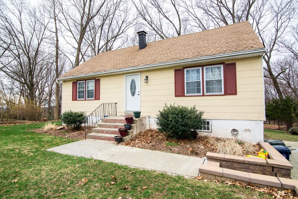 Charming cape on half an acre in Mahopac schools