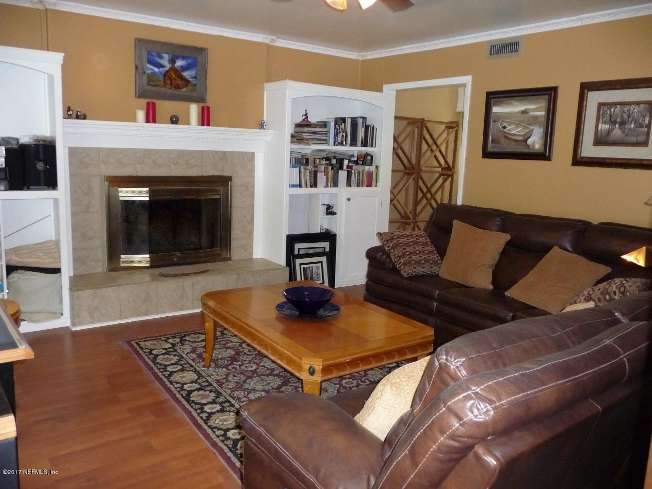 113 Hollister School Road Palatka, FL 32177 - Photo 13 of 52 LIVING RM