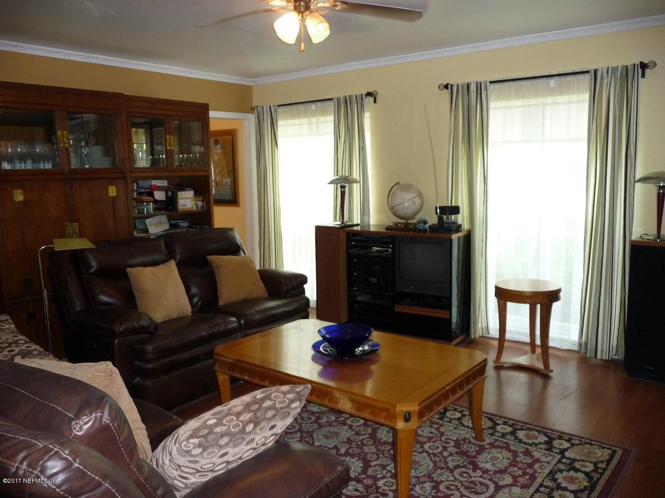 113 Hollister School Road Palatka, FL 32177 - Photo 15 of 52 LIVING RM