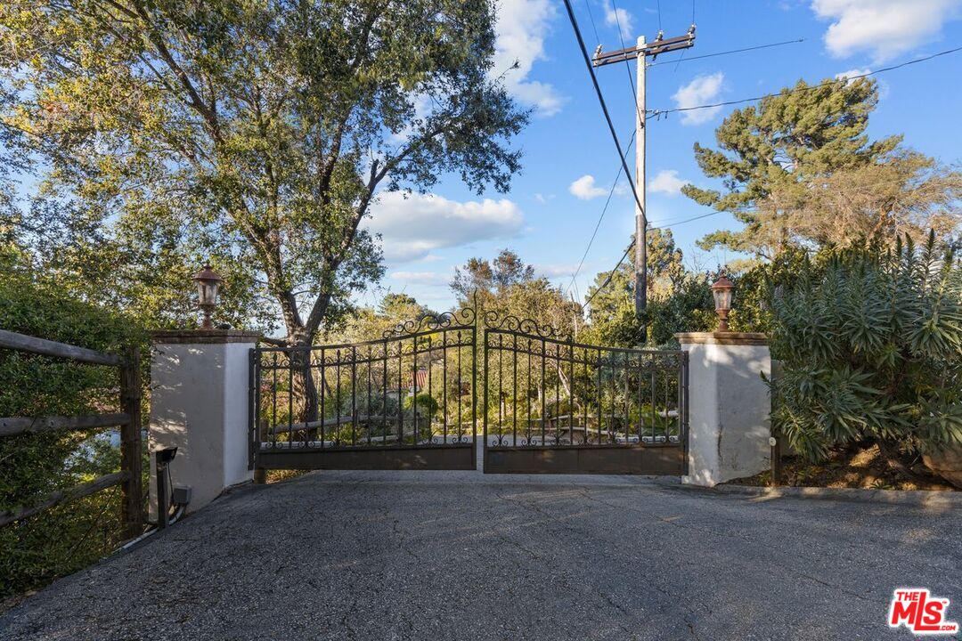 2373 Tuna Canyon Road Topanga, CA 90290 - Photo 38 of 54 a view of a road with a building in the background