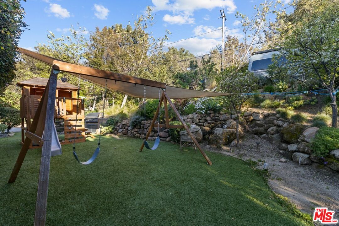 2373 Tuna Canyon Road Topanga, CA 90290 - Photo 45 of 54 a view of outdoor space and yard