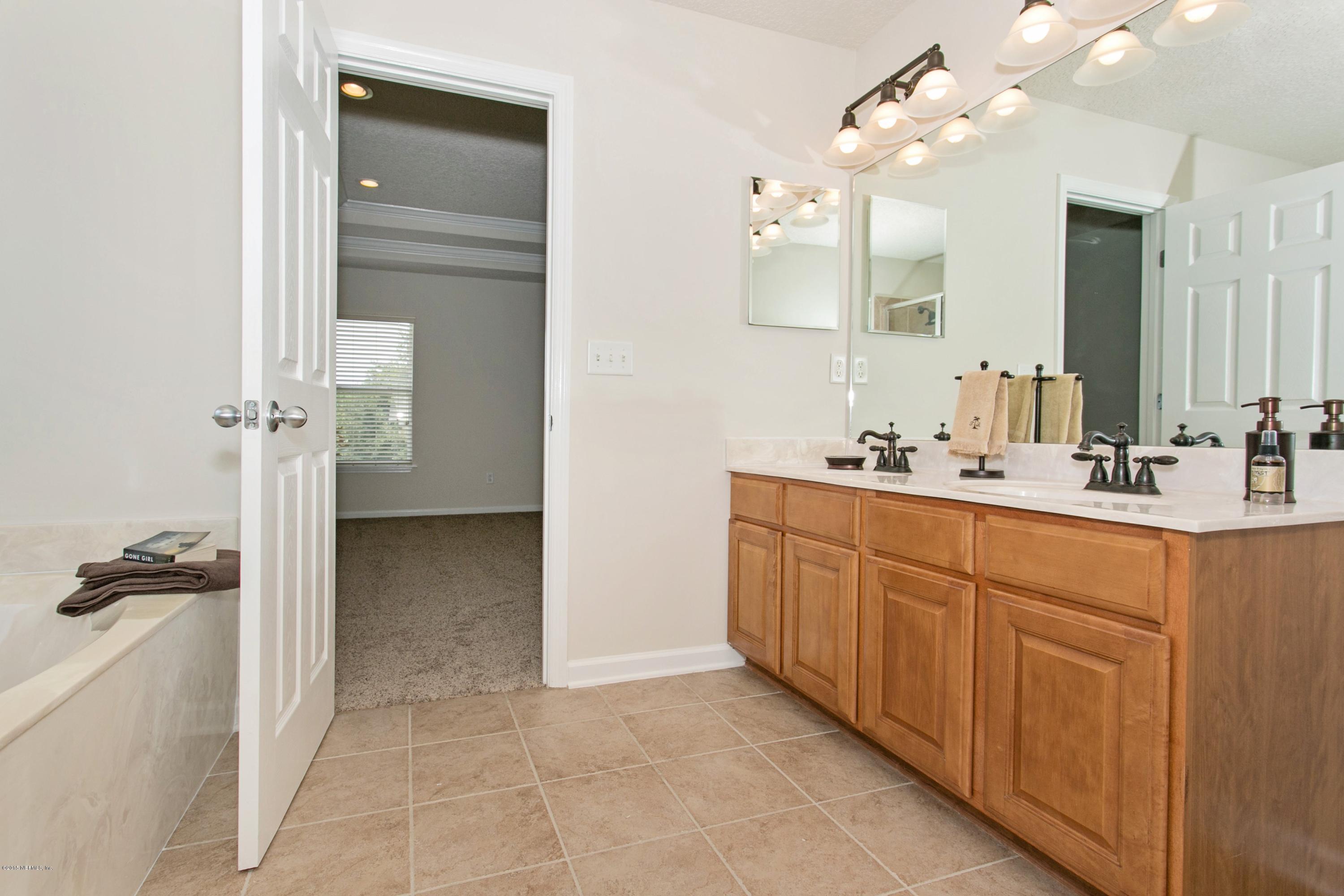 917 Wembly Lane Ponte Vedra, FL 32081 - Photo 14 of 40 Master Bathroom