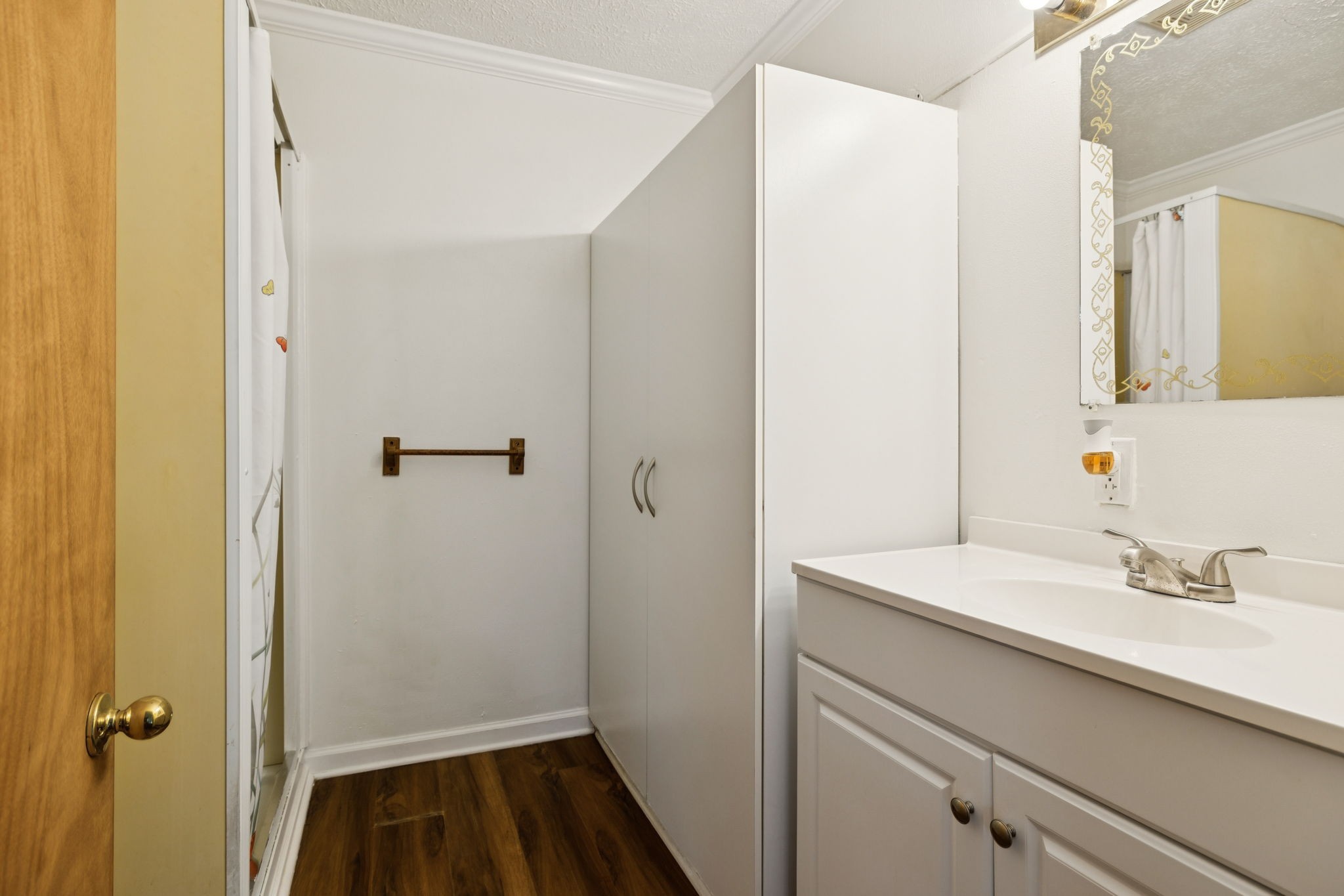 115 White Road Portland, TN 37148 - Photo 25 of 44 a bathroom with a sink and a mirror
